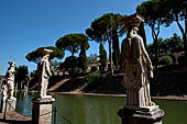 Villa Adriana - Canopo e Serapeo, uno dei complessi pi originali e spettacolari della villa.